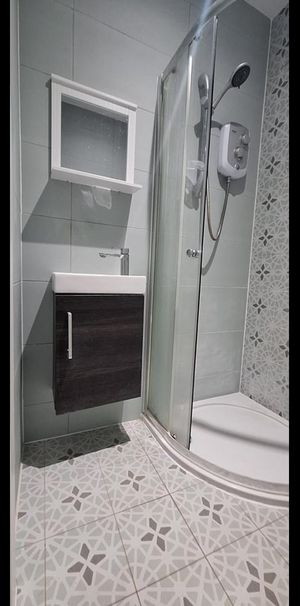 Studio Flat, Grove Vale, SE22 - Photo 1