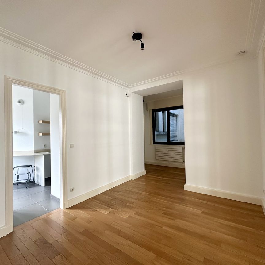 Location Appartement 4 pièces 147m² LILLE 59000 - Photo 1