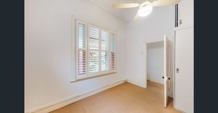 Spacious Family Living Over 2 Levels (Short Term Lease 3 - 6 months) - Photo 4