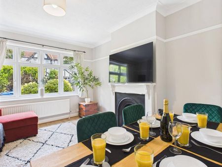 3 bedroom end of terrace house to rent - Photo 3