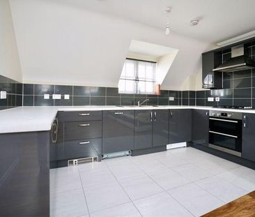 2 bedroom coach house to rent - Photo 3