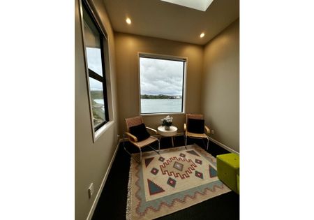 Split level townhouse on the waterfront - Photo 2