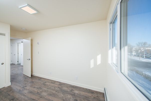 Winston Manor Apartments - Photo 1