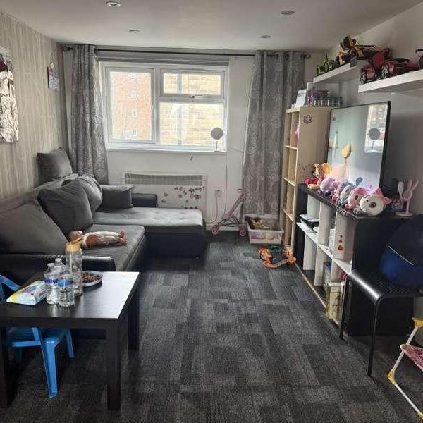 Waterfall Road, London, N11 - Photo 1