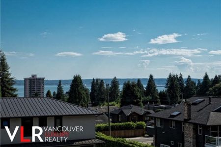 House in West Vancouver, BC - Photo 5