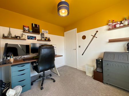 3 bedroom End Terraced House to let - Photo 4