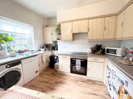 2 bedroom terraced house to rent - Photo 4