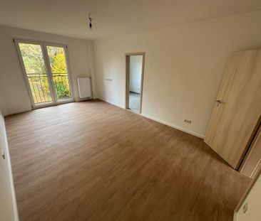 Erstbezug neu sanierte Wohnung 3 Zimmer direkt am Park - Foto 1