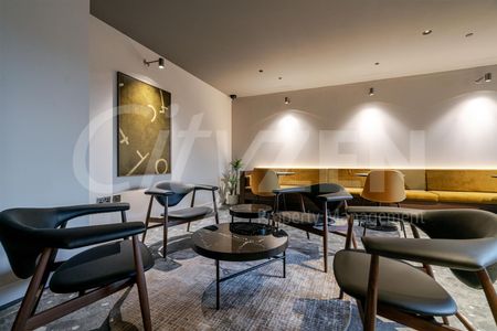 VISTA RIVER GARDENS, Trinity Way, Manchester - Photo 2