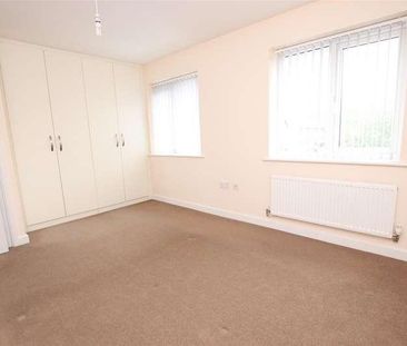 Holy Well Drive, Ravenscliffe, BD10 - Photo 3