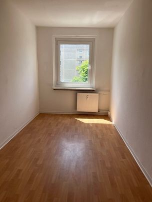 Mit Aufzug! Gut geschnittene 2-Zimmer-Wohnung mit Balkon - Photo 1