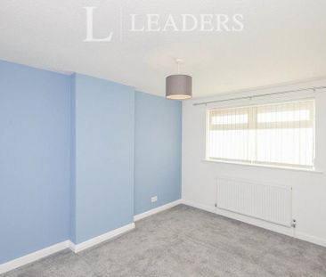 3 bedroom semi-detached house to rent - Photo 2