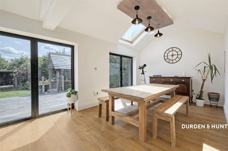 Hamlet Hill, Roydon - Photo 4