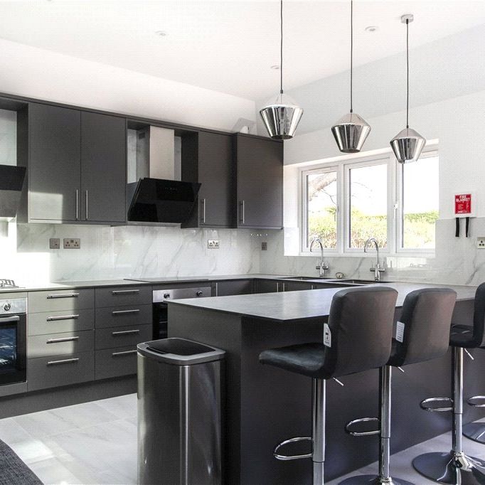 Elmside, Guildford, Surrey, GU2 7SH - Photo 1