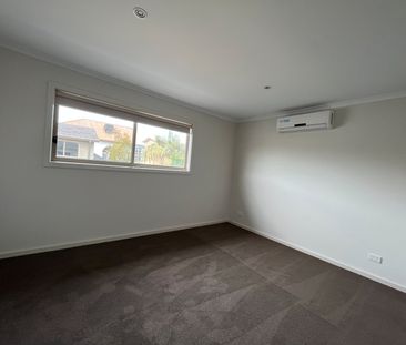 Unbeatable Location! - Photo 5