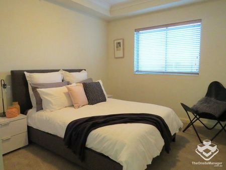ADMIRALTY TOWERS ONE - 2 BEDROOMS â FURNISHED & CARPARK & RIVER VIEW - Photo 4