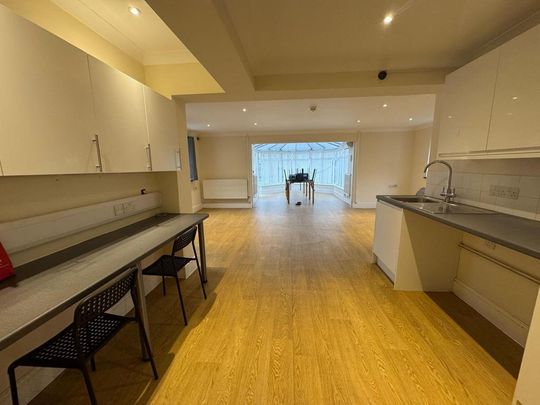 1 bedroom in a house share to rent - Photo 1