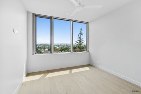 Luxury Four Bedroom Apartment in Kloud on Jefferson Lane - Photo 3