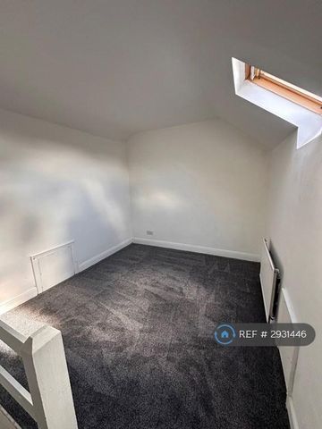 3 bedroom end of terrace house to rent - Photo 5