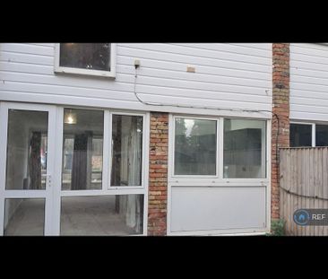 3 bedroom terraced house to rent - Photo 6