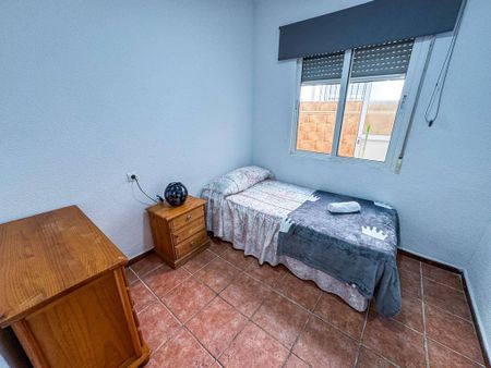 3 room luxury Flat for rent in Torrevieja, Valencia - Photo 3