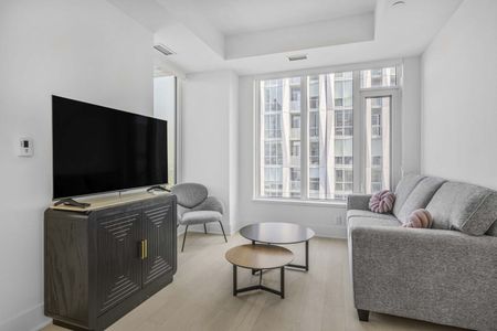 For Lease - 11 Yorkville Avenue Unit# 4904, Toronto, Ontario - Photo 5