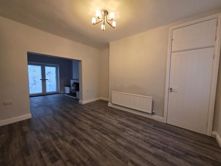 2 bedroom terraced house to rent - Photo 2