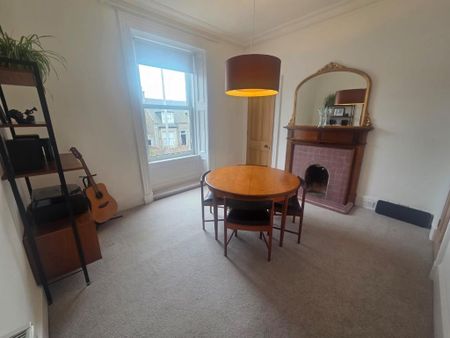 3 bedroom flat to rent - Photo 5
