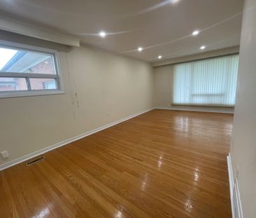 For Lease - 281 Driftwood Avenue Unit# Main floor, Toronto, Ontario - Photo 3