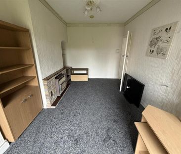 3 bedroom property to rent - Photo 1