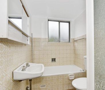 2 Bedroom in a Secure building - Photo 3