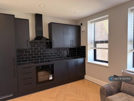 1 bedroom flat to rent - Photo 2