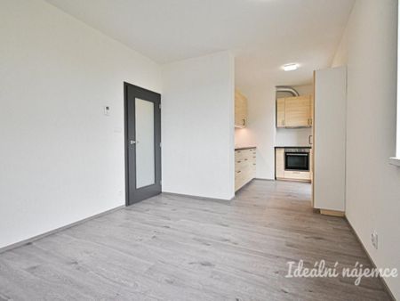 Pronájem bytu 1+kk 33 m2 - Fotografie 5