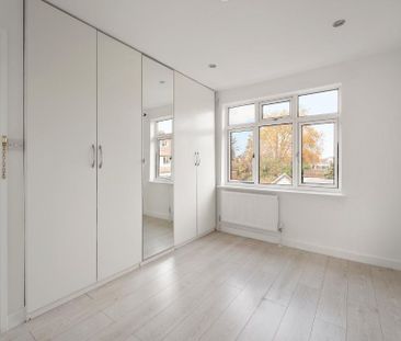 Room in a Shared House, Mostyn Road, SW19 - Photo 1