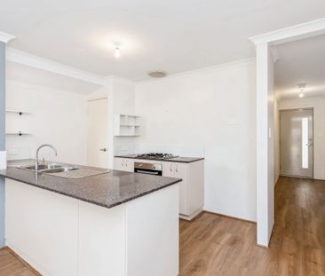 Three Bedroom Home in Baldivis Central - Photo 6
