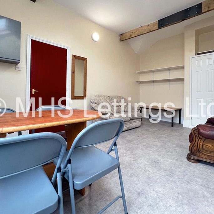 1 Bedroom Flat for rent in Moorland Road - Photo 1