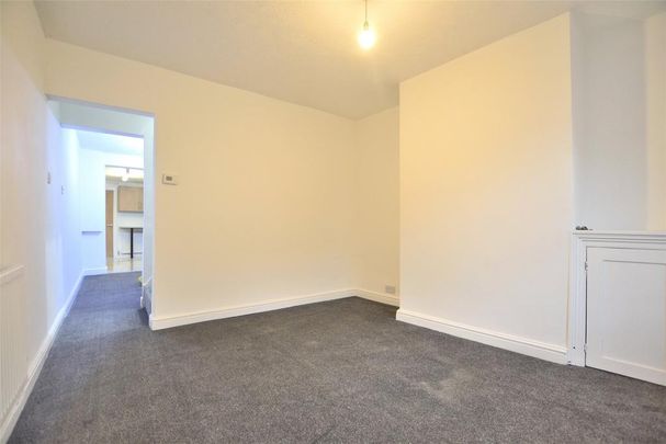 2 bedroom end of terrace house to rent - Photo 1