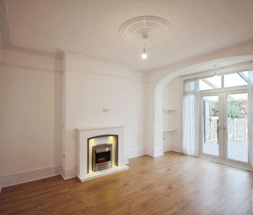 4 bedroom semi-detached house to rent - Photo 4