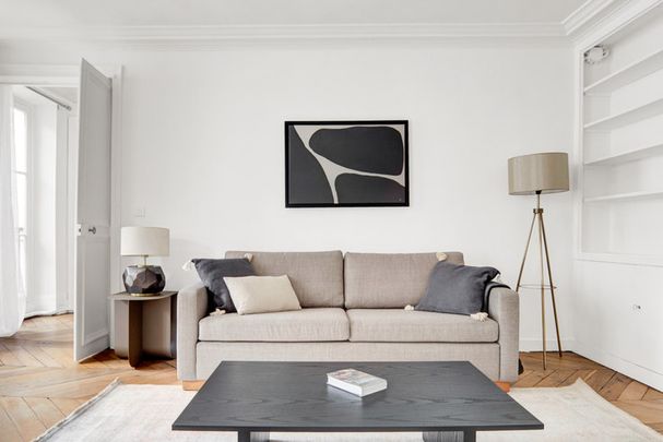 Rue de Bourgogne - Photo 1