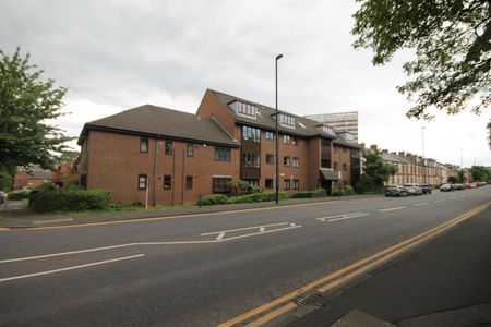 Ashtree House, Spital Tongues - Photo 5