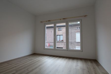 Moderne rijwoning met 3 slaapkamers en koer - Foto 2