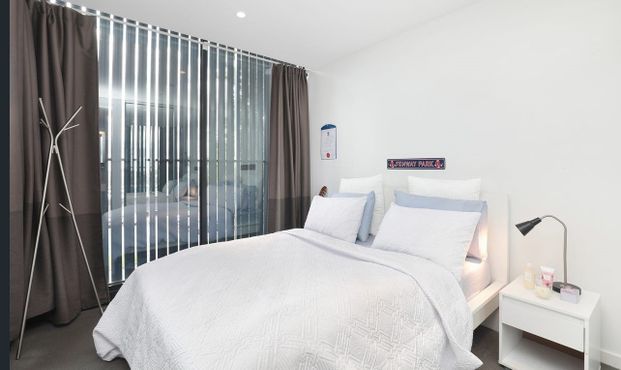 CONTEMPORARY COMFORT IN OAKLEIGH - Photo 1