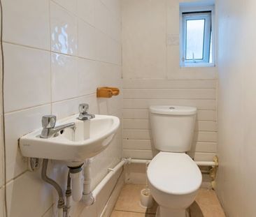 Room in a Shared House, Hornsey Park Road, N8 - Photo 1