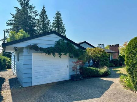 915 Wentworth Ave, North Vancouver - Photo 4