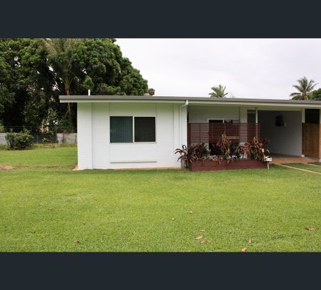 2/110 Toogood Road, Woree, Qld 4868 - Photo 5