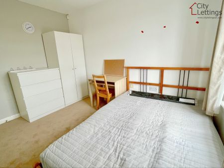 2 Bedroom Apartment - Photo 4