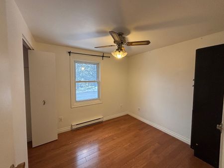 For Lease - 230 Clarke Road Unit# 8, London East, Ontario - Photo 4