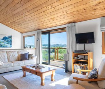 Spacious Living with Separate Family Home Down... - Photo 1