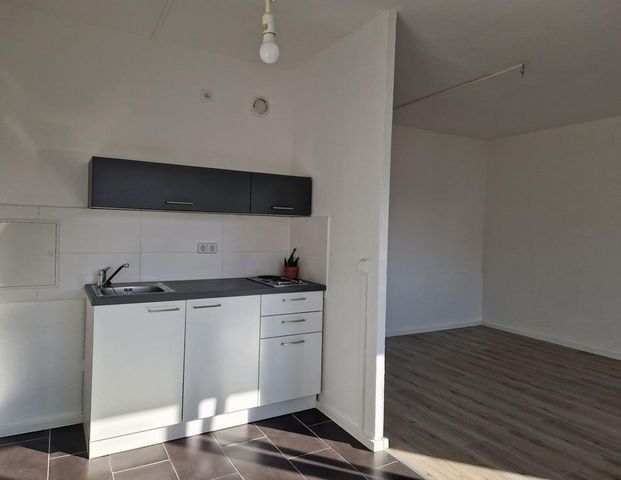 1-Zimmer-Traum mit Singleküche und Duschbad & 2 NKM geschenkt! - Foto 1