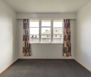 4-Bedroom Home - Freshly Updated & Ready to Go - Photo 6